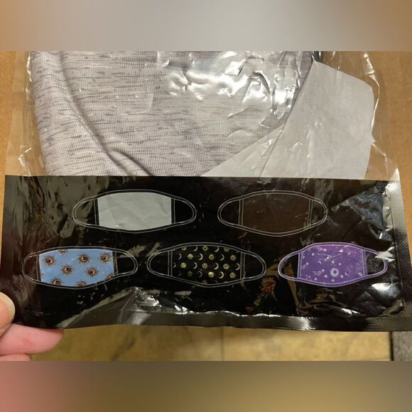 5 pack face covering masks facemasks - Picture 4 of 4